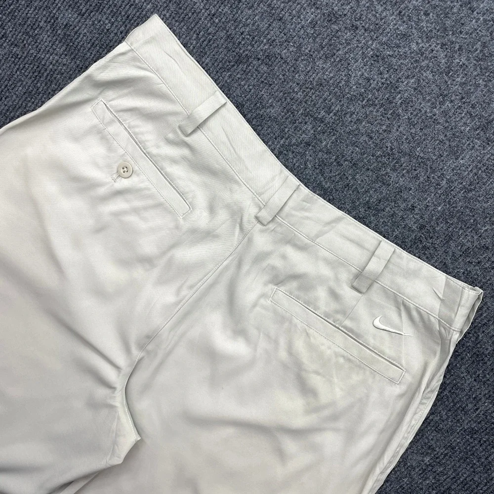 Nike Golf Dri-FIT Shorts Mens Size 30 Tan Khaki Flat Front Stretch Performance